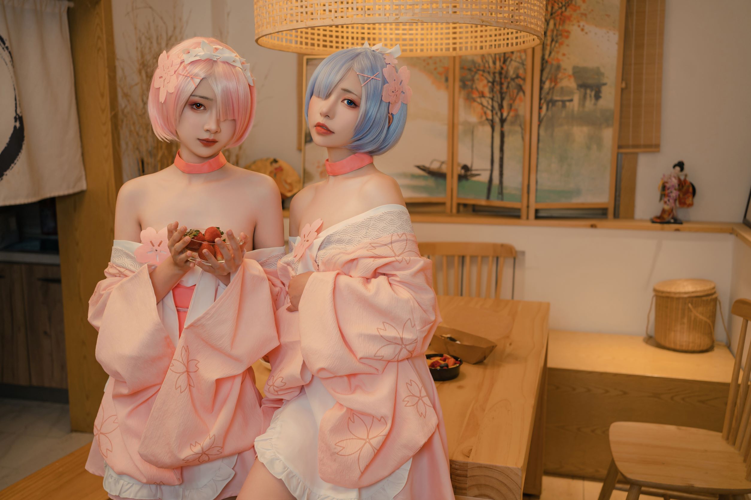 【COS/写真】爆机少女喵小吉&金鱼NO.047 《从零开始的女体盛宴》【100P1V-2.5G】 Cosplay 第1张